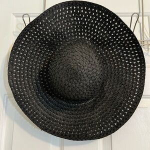 Large wide brimmed ladies garden pool cruise resort black sun hat